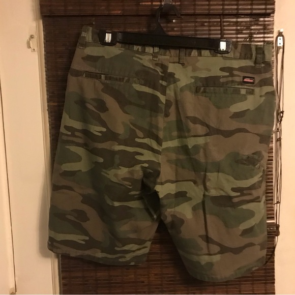Dickies Camo Shorts Mens 36  Green Relaxed Fit Outdoors Hiking Camping Stretch - Picture 4 of 5